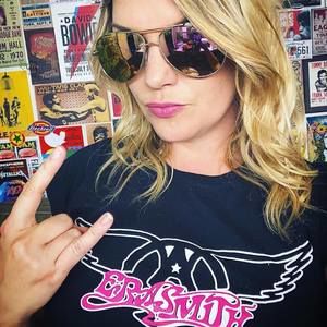 Meet your Posher, Gina